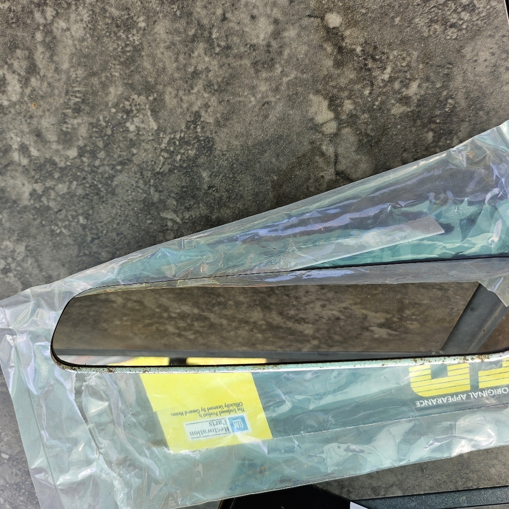 Original Rearview Chevy Mirror - - Picture 5 of 6
